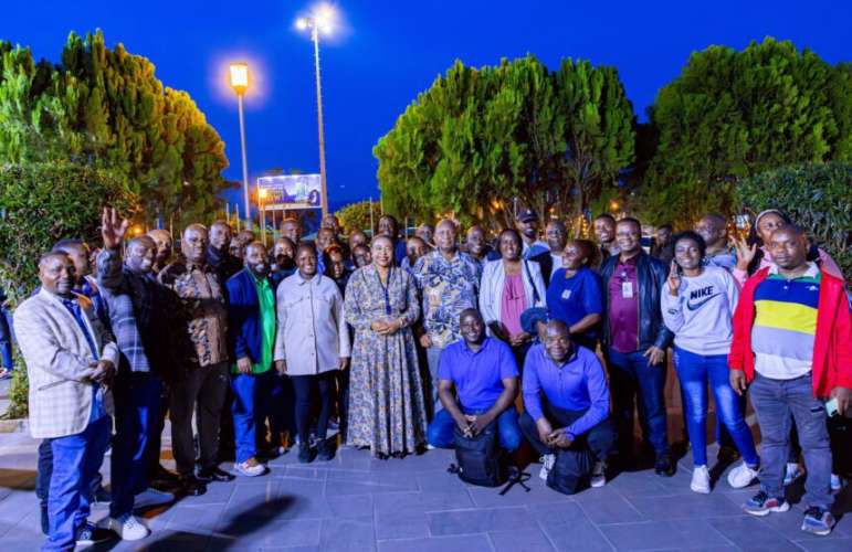 Haje abandi barimu baturutse muri Zimbabwe