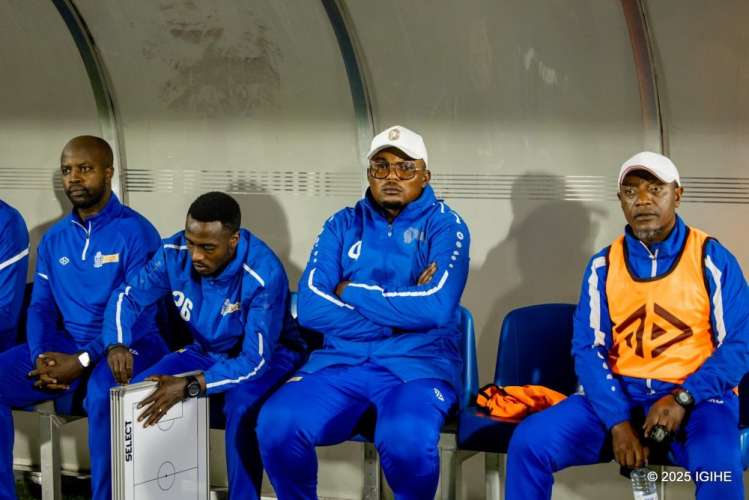 Abatoza ba Rayon Sports barishijwe iminsi mikuru nabi bagenewe ubutumwa