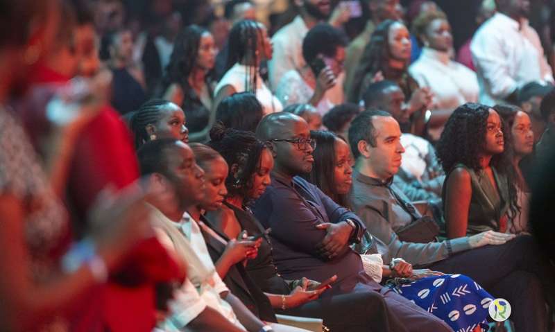 Min. Nduhungirehe yavuze amagambo akomeye kuri Israel Mbonyi nyuma yo kwitabira igitaramo cye