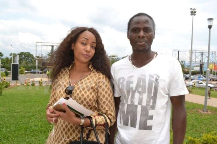 Ndicuza, uwamungarurira! Amarira ashoka bwa mbere Oprah yavuze ukuri ku itandukana rye na Katauti