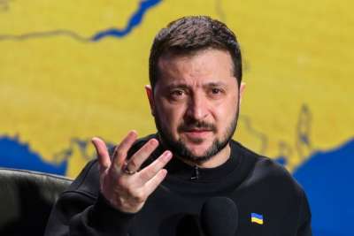 Ukraine: Perezida Zelensky yakuriye inzira ku murima abari bategereje amatora ya Perezida