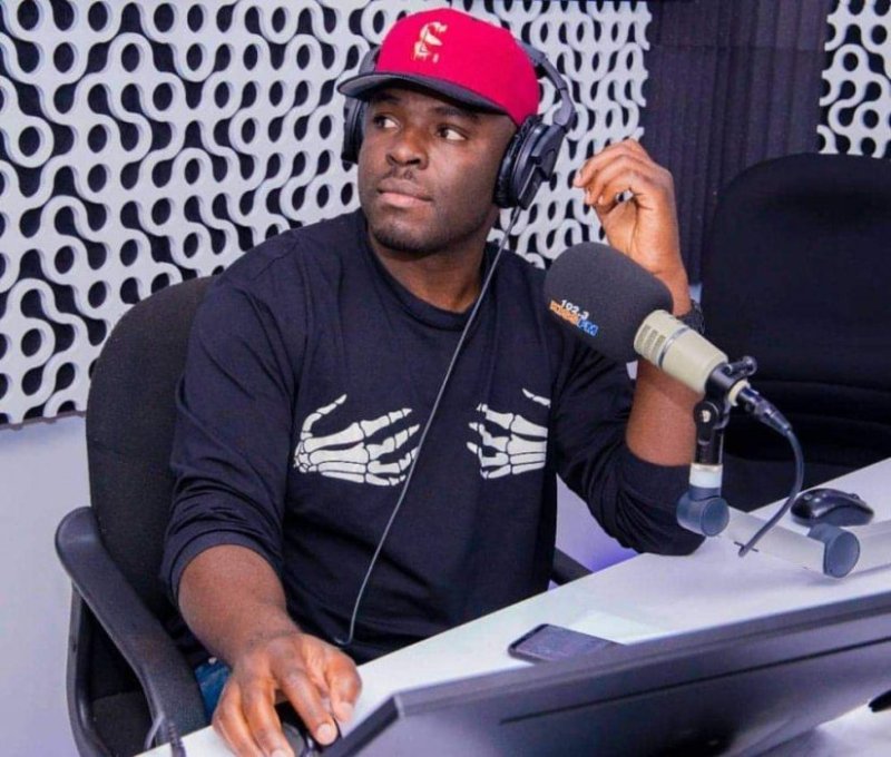 Uncle Austin yaseze kuri Kiss FM