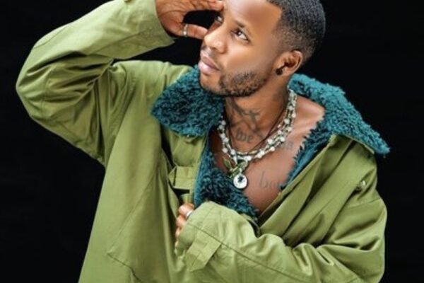 Si uko bitabaho – Yampano yavuze ku mashusho ye y’urukozasoni yamwandagaje