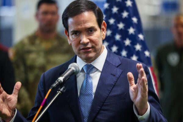 Amerika yaciye amarenga yo kurangiza intambara yo muri Iran nta ntambara yo ku butaka ibaye