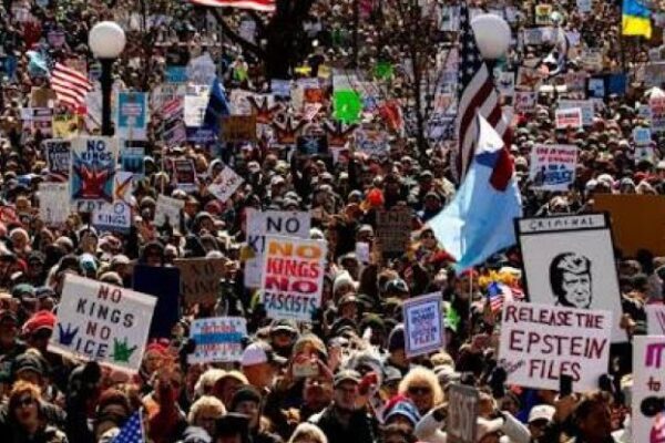 Ibihumbi by’Abanyamerika byiraye mu mihanda byamagana Donald Trump