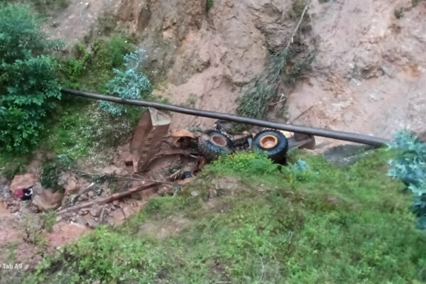 Nyamagabe: Imashini ikora umuhanda yaguye mu manga ihitana abantu 2 bayikoreshaga