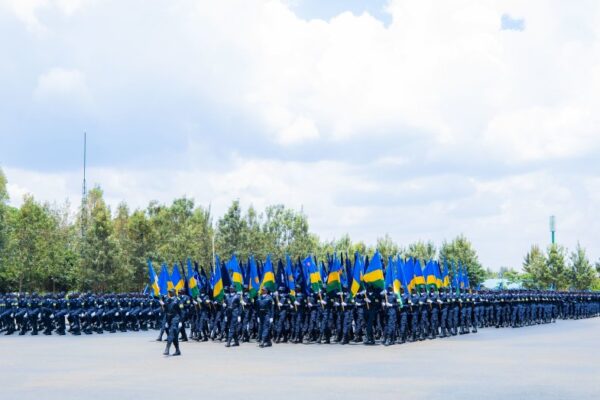 Perezida Kagame yazamuye mu ntera Abapolisi barenga 5,500