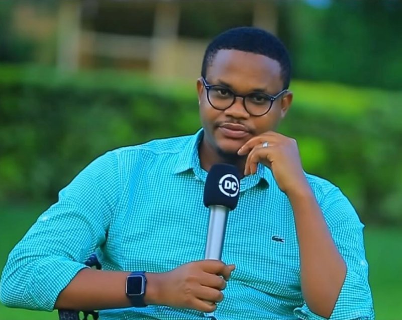 DC Clement ysababye imbabazi