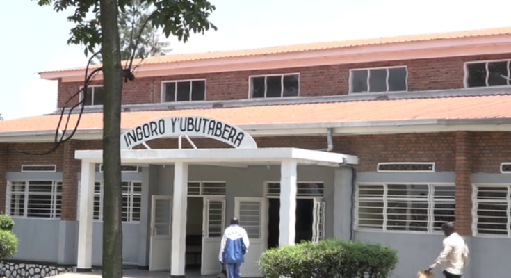 Bari bemerewe igihembo cya miliyoni 1.2 Frw: Abantu batanu bafunzwe bakurikiranweho kwica umugore w’umwe muri bo