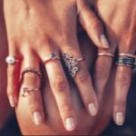 Rekeraho kwambara impeta buhumyi! Dore igisobanuro cy’impeta bitewe n’urutoki wayambayeho