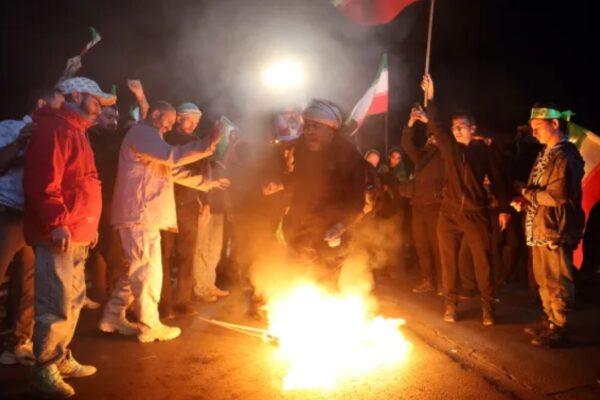 Kuki Iran ikomeje kurasa kuri Israel n’abafatanyabikorwa ba Amerika kandi baremeranyije agahenge?