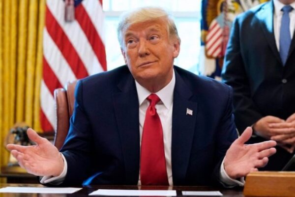 Nta bubasha nari niteze kuri Macron ukubitwa n’umugore – Donald Trump