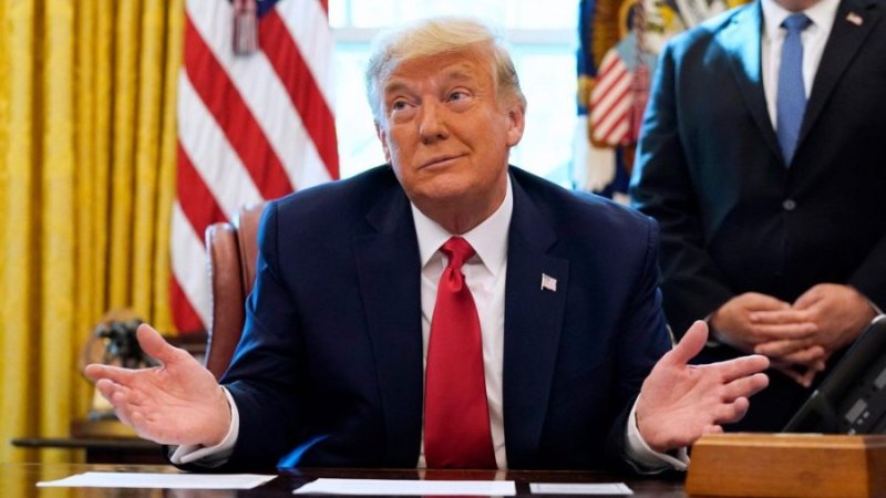 Donald Trump yavuze ko nta bubasha yari yiteze kuri macron ukubitwa n'umugoe